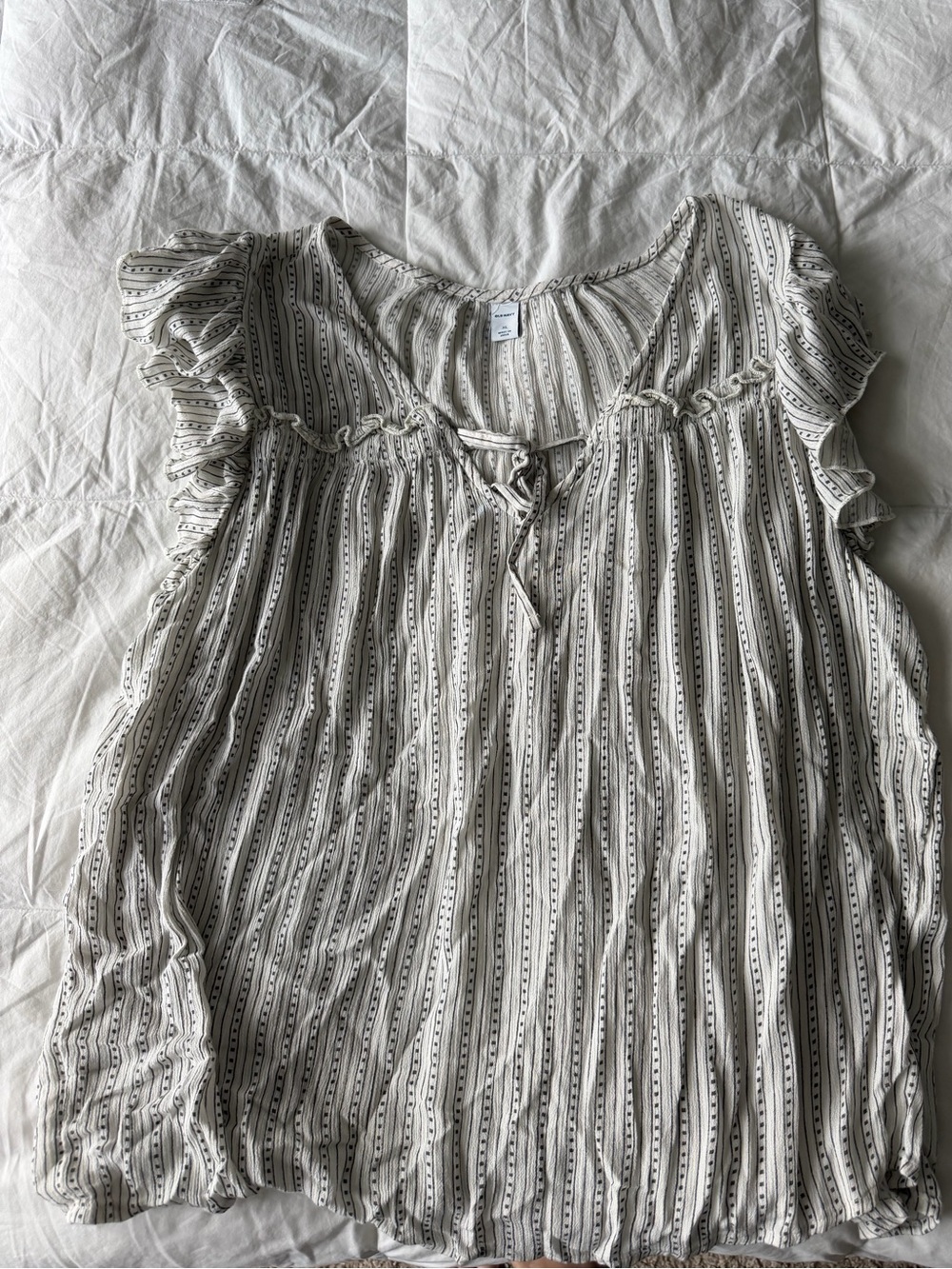 Old Navy Light Ivory Striped Ruffle Sleeve Women’s Top